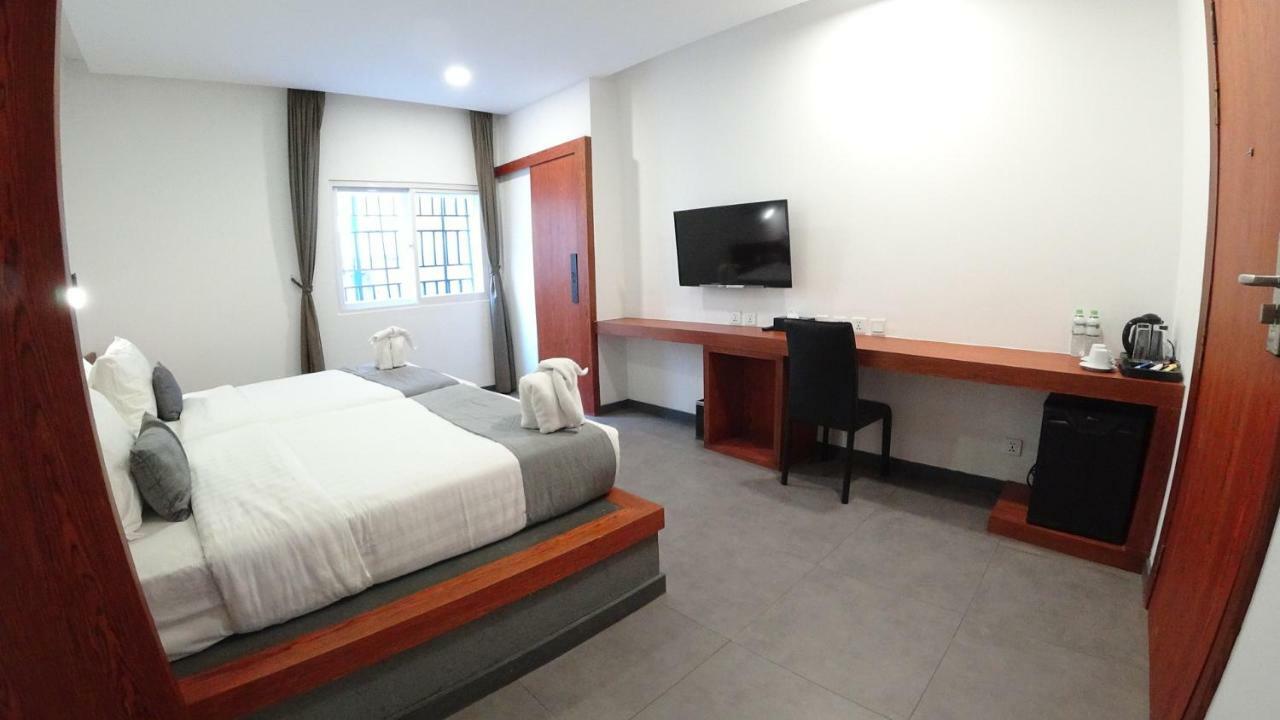 Hotel Records Phnom Penh Exterior foto